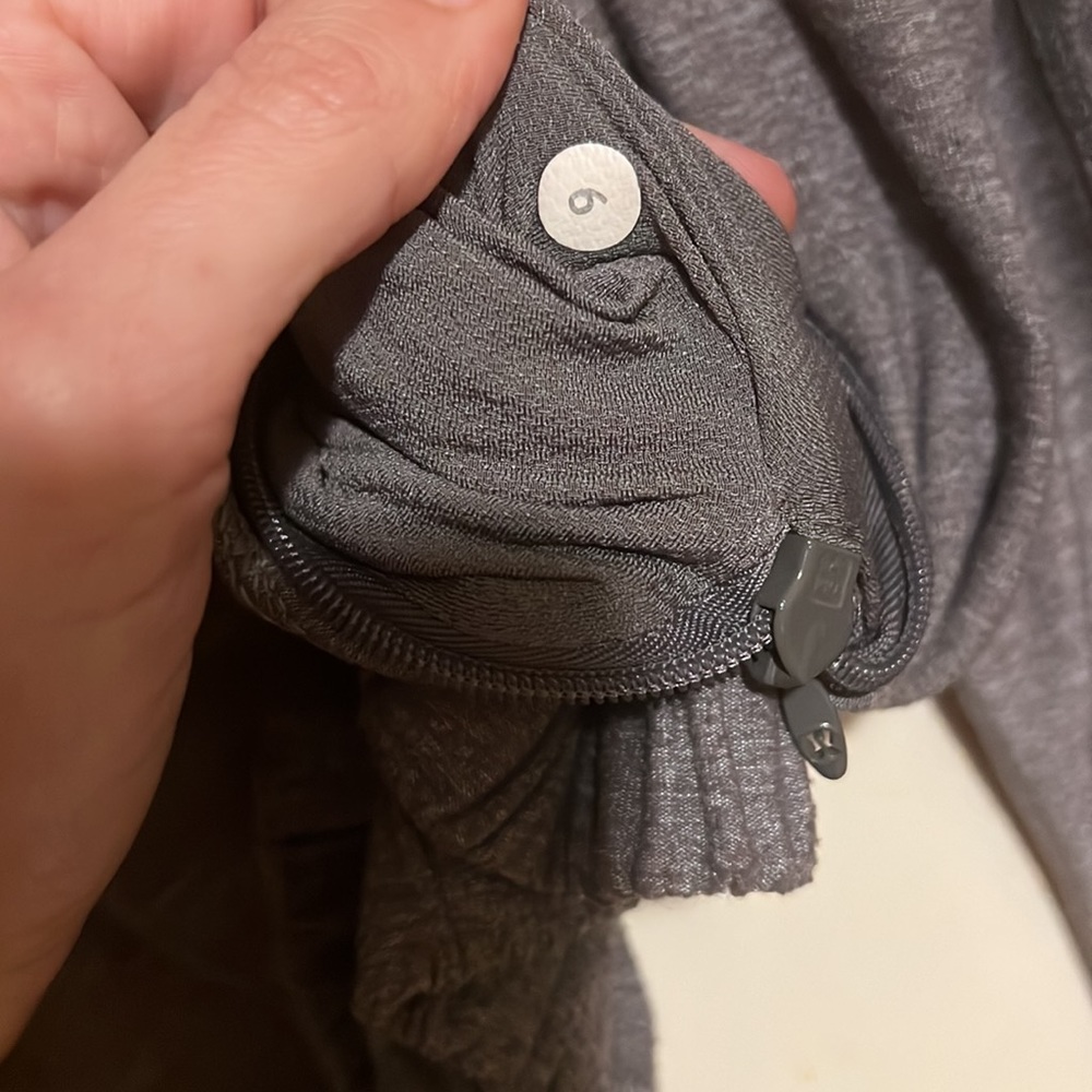 EUC lululemon track jacket pace pusher gray with pink accents size 6 zippered - Picture 5 of 5